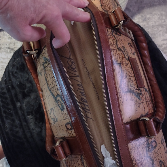 Patricia Nash Weekender - Picture 4 of 7